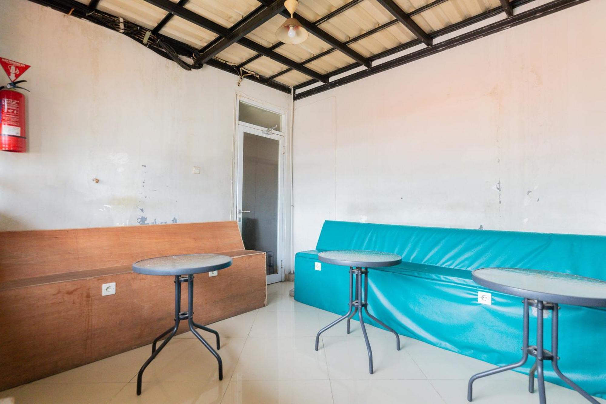 Reddoorz Plus Syariah Near Mall Pondok Indah جاكرتا المظهر الخارجي الصورة