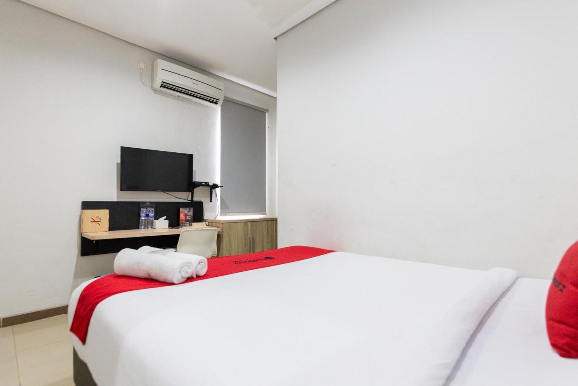 Reddoorz Plus Syariah Near Mall Pondok Indah جاكرتا المظهر الخارجي الصورة
