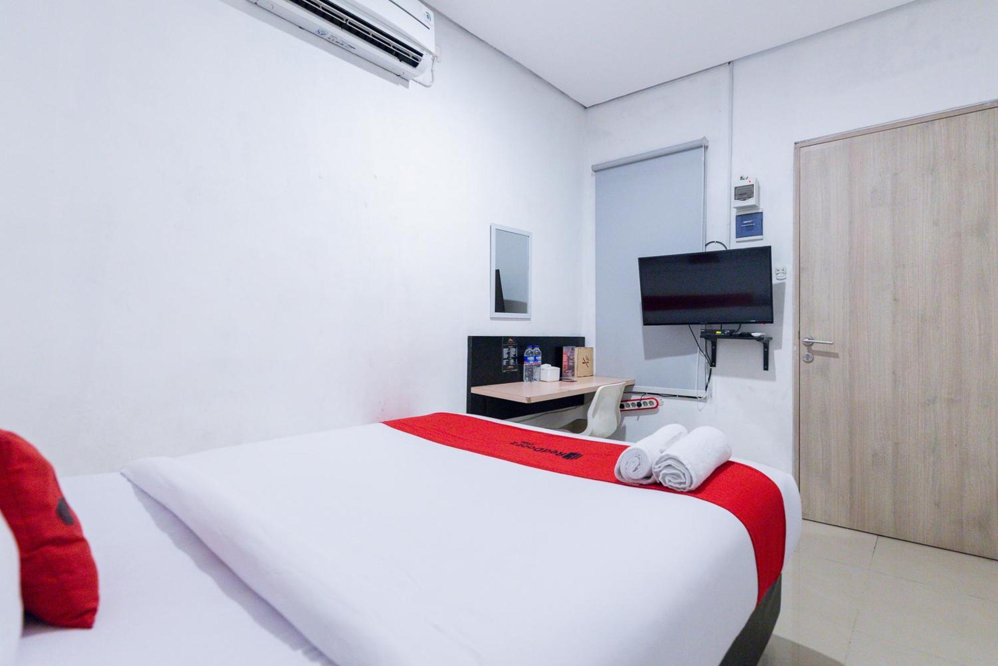 Reddoorz Plus Syariah Near Mall Pondok Indah جاكرتا المظهر الخارجي الصورة