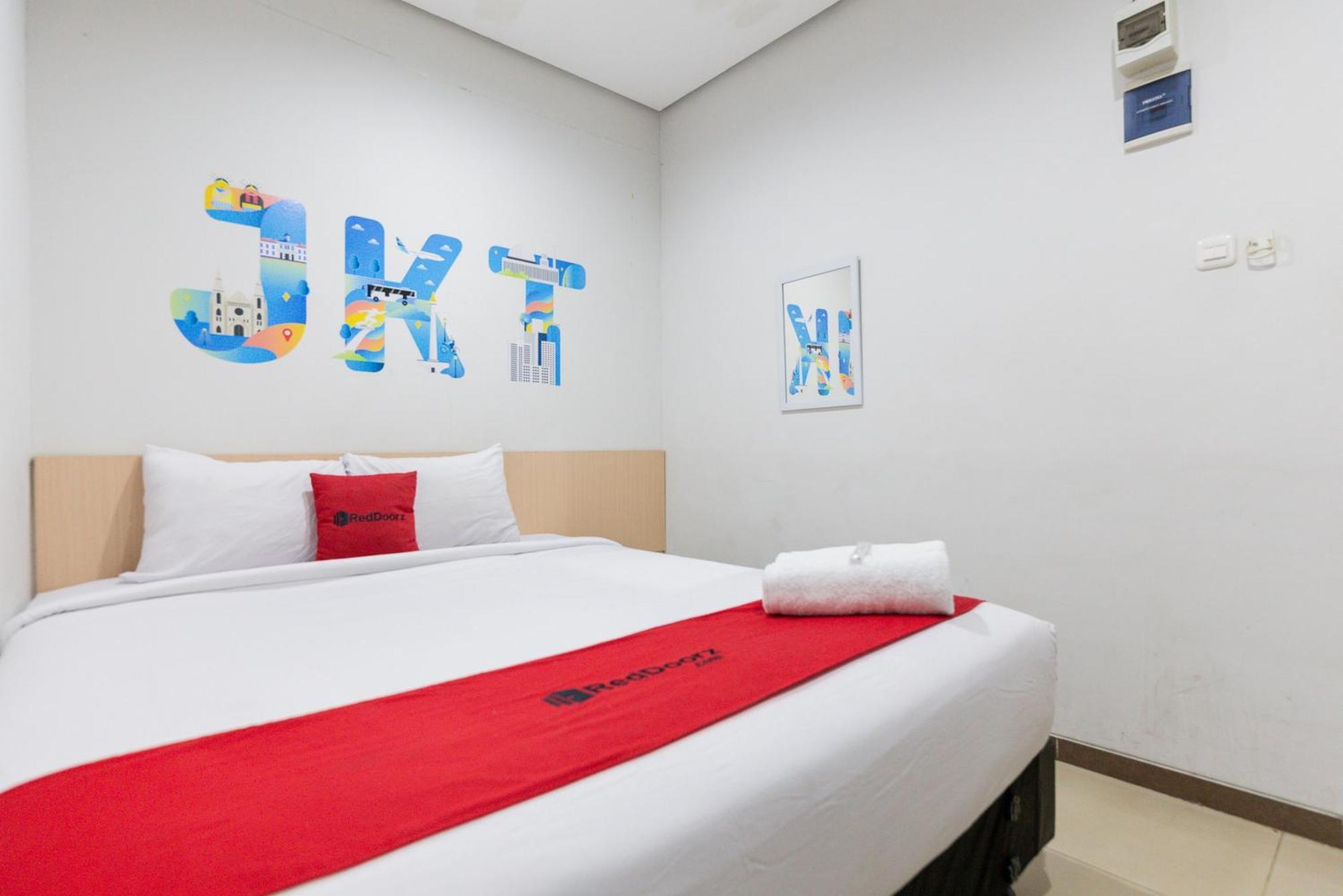 Reddoorz Plus Syariah Near Mall Pondok Indah جاكرتا المظهر الخارجي الصورة