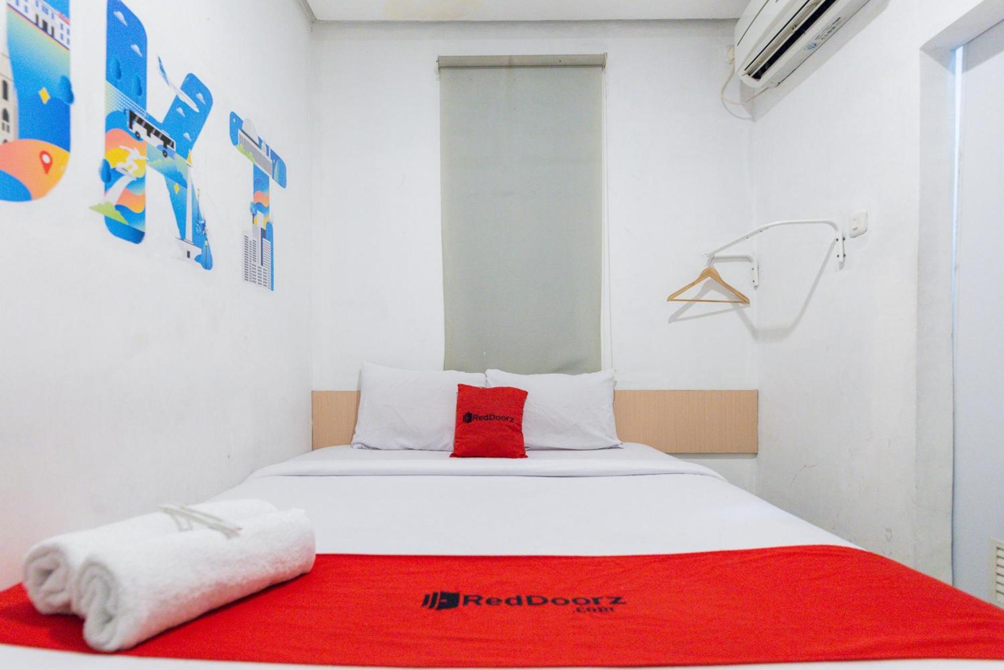 Reddoorz Plus Syariah Near Mall Pondok Indah جاكرتا المظهر الخارجي الصورة